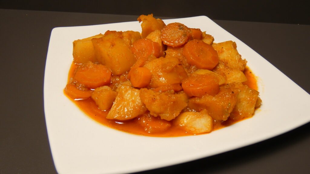 Νηστίσιμες Πατάτες Γιαχνί στη Χύτρα: Εύκολο & Οικονομικό Φαγητό | Sia is Cooking