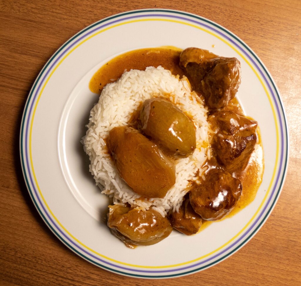 Χοιρινό με Κρεμμύδια στη Χύτρα – Παραδοσιακή Συνταγή που Λιώνει στο Στόμα | Sia is Cooking