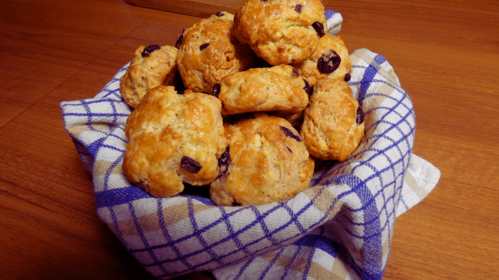 Μπουκίτσες με Φέτα, Ελιές & Τυρί Κρέμα | Sia is Cooking