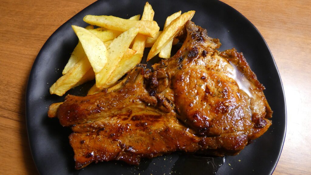 Χοιρινές Μπριζόλες Κρασάτες στο Τηγάνι – Ζουμερές & Πανεύκολες | Sia is Cooking