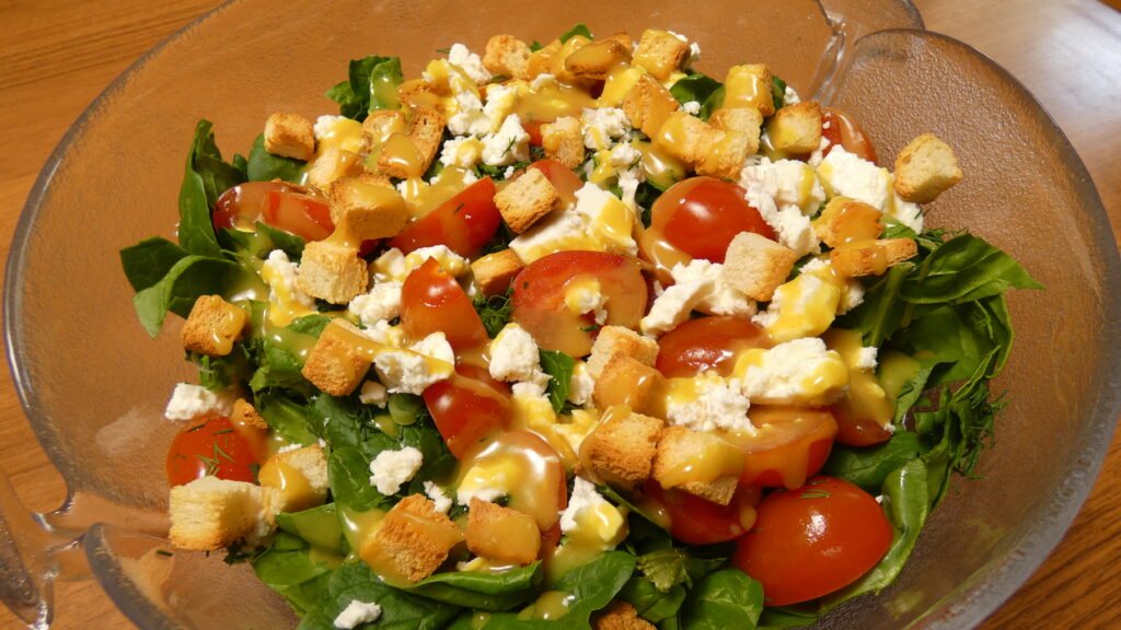 Σαλάτα με Σπανάκι, Φέτα & Ντοματίνια | Ελαφριά και Υγιεινή Συνταγή | Sia is Cooking